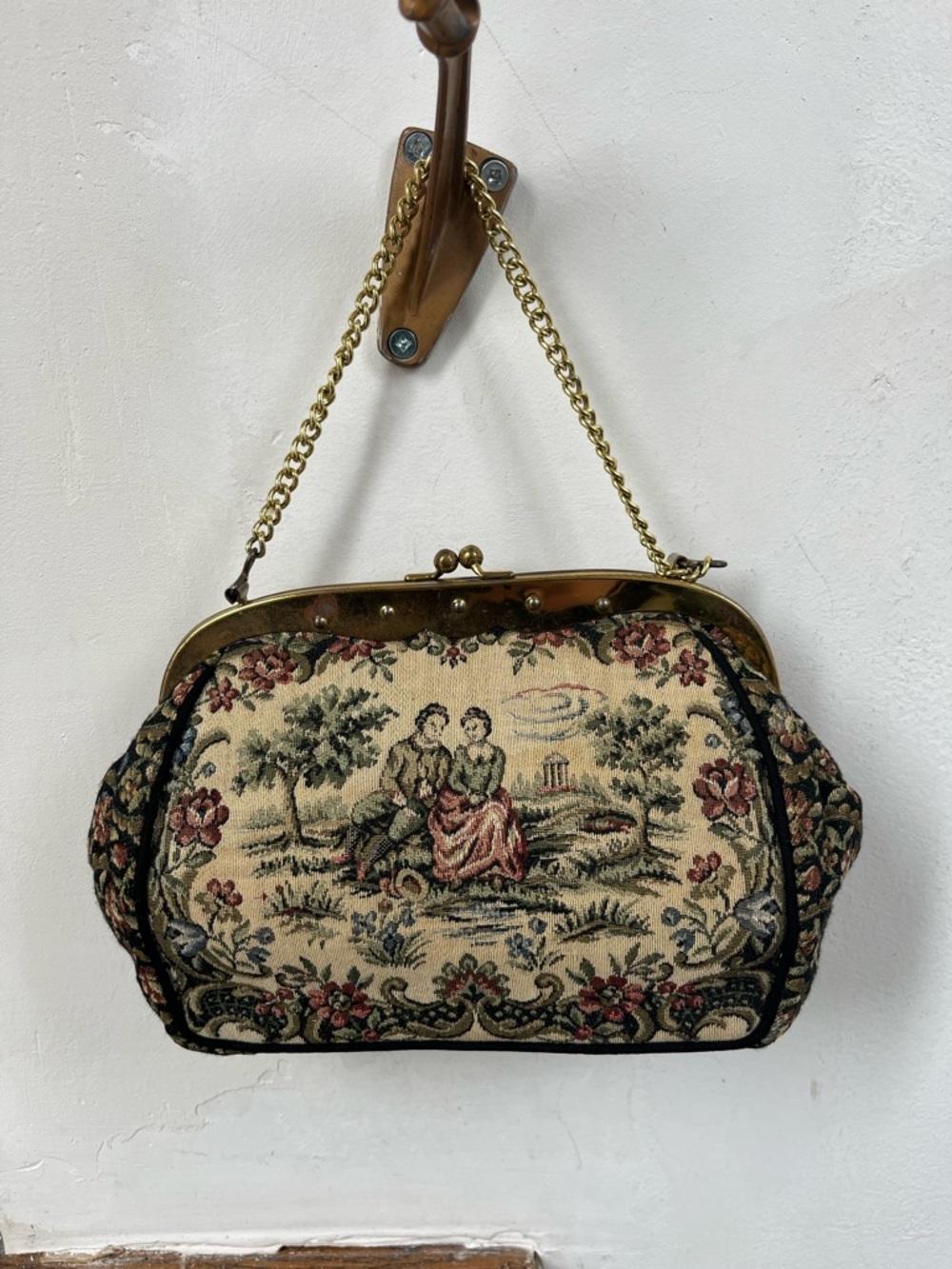 Vintage La Marquise Tapestry Kiss Lock Bag